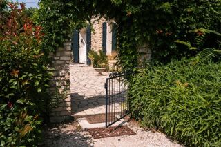  Maison � vendre 11 pi�ces 329 m�