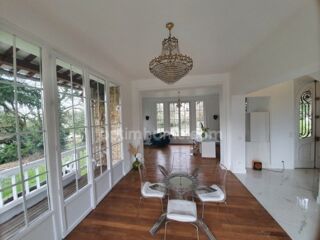  Villa  vendre 8 pices 220 m