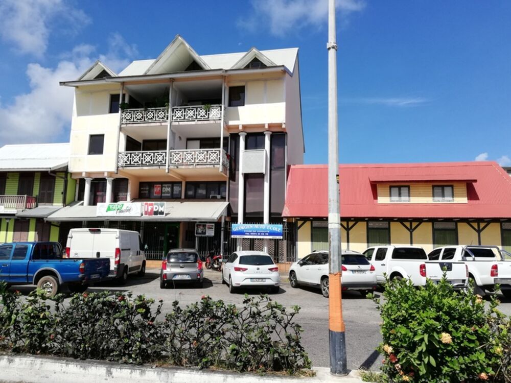 CAYENNE  Centre-ville  Appartement T2 lumineux avec loggia et balcons