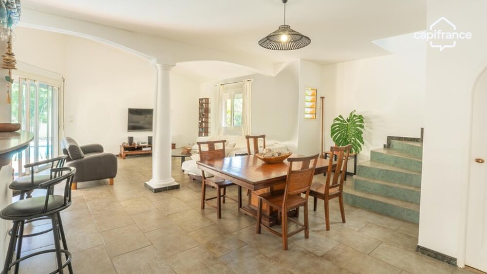 Villa F5/6 avec piscine  La Possession, quartier Saint-Laurent