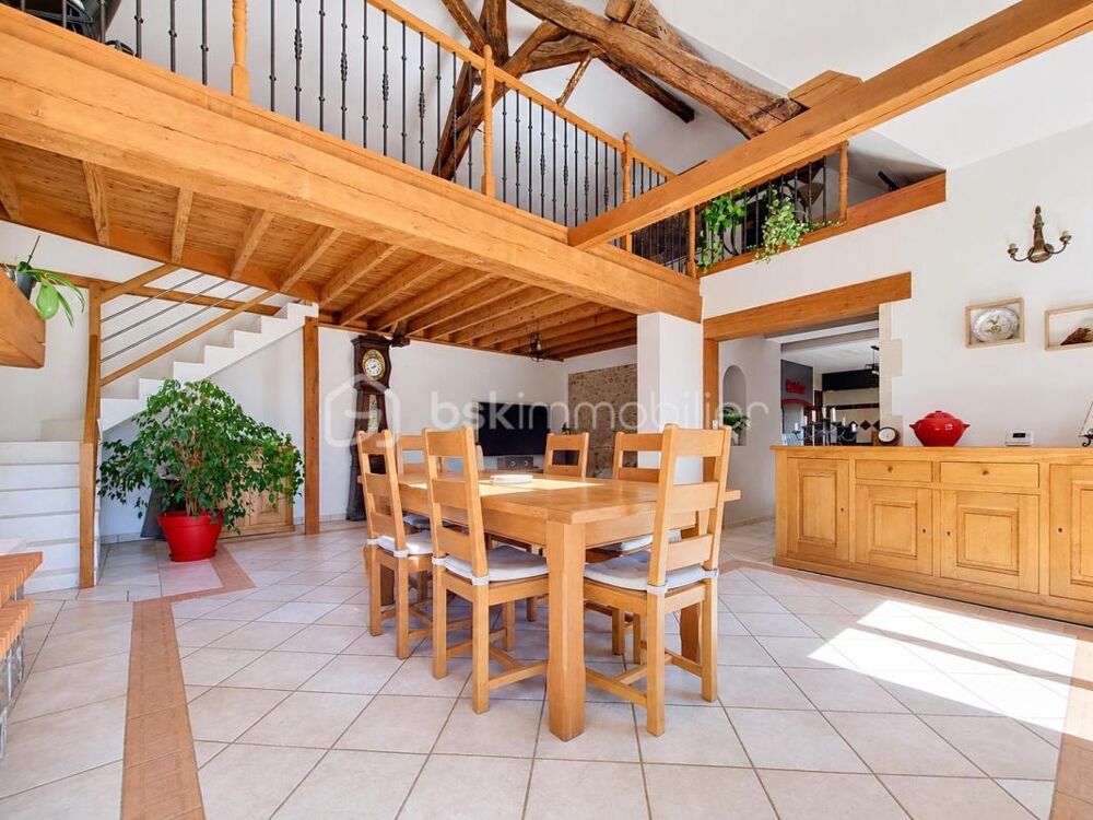 MAISON VIGNERONNE RÉNOVÉE  PLUS D1 HECTARE DE TERRAIN