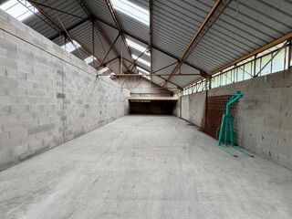  Parking / Garage à vendre 1 pièce 160 m²