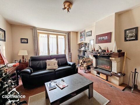 Dpt Deux Sèvres (79), à vendre OIRON maison P5 de 134 m² - Terrain de 230 m² 66900 Oiron (79100)