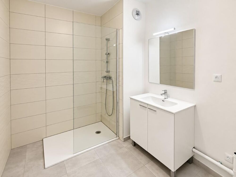 T3 NEUF avec balcon et parking au PONTET