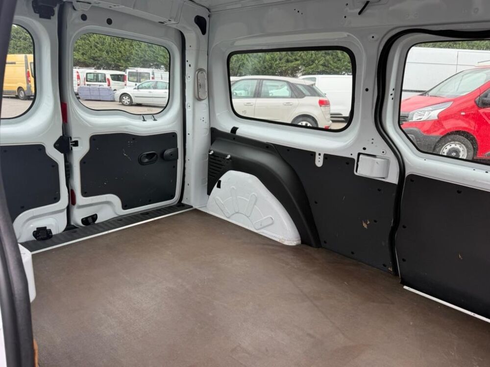 Kangoo Express GRAND VOLUME MAXI BLUE DCI 95 CONFORT - 5P 2022 occasion 91650 Breuillet