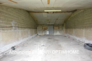  Parking / Garage à vendre 4 pièces 282 m²