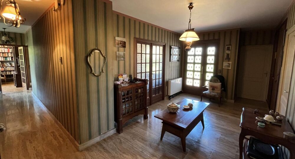Vente Maison Superbe villa de 189 m² , sur terrain clos et arboré de 2 036 m² Arinthod