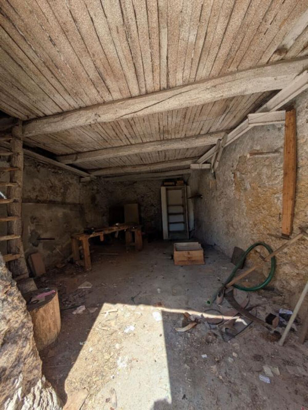 Maison de village à restaurer sur Saint Martin De Bromes 90 m2