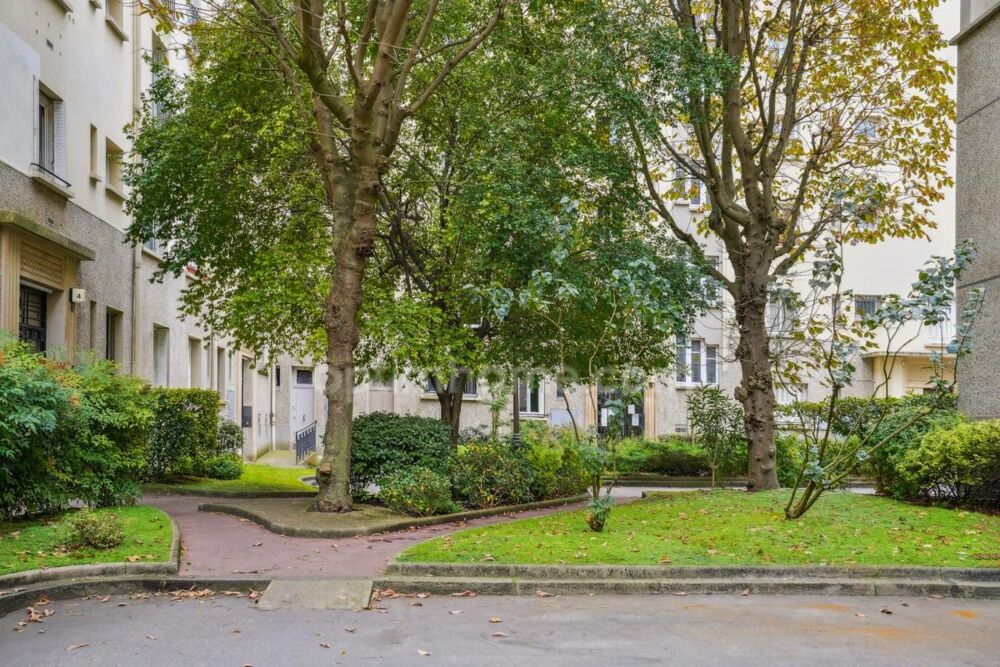 Vente Appartement 4 pièces de 83m2 traversant, avec ascenseur, gardien, cave et local à vélos Paris 14