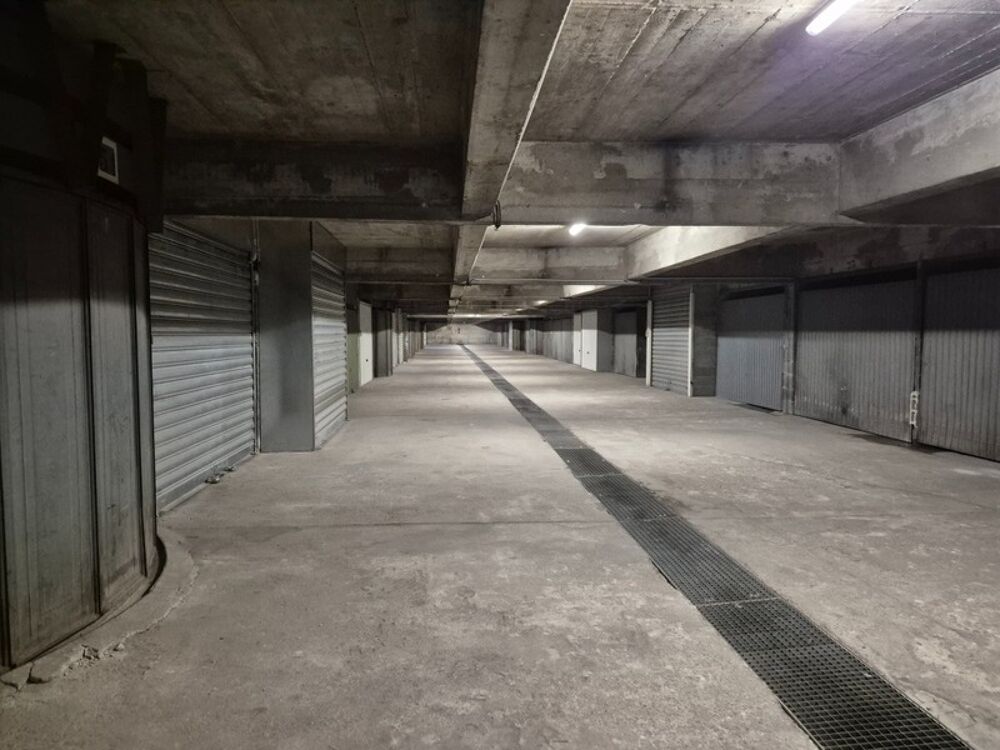 Vente Parking/Garage EXCLUSIVITE-Garage à vendre MARSEILLE 10EME ARRONDISSEMENT (13). 29 000 € Marseille 10