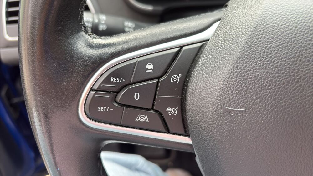 M&eacute;gane 1.6 E-TECH 158 EDC Intens - Premi&egrave;re main Entretien construc 2021 occasion 16100 Cognac