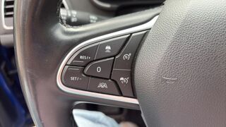 M&eacute;gane 1.6 E-TECH 158 EDC Intens - Premi&egrave;re main Entretien construc 2021 occasion 16100 Cognac
