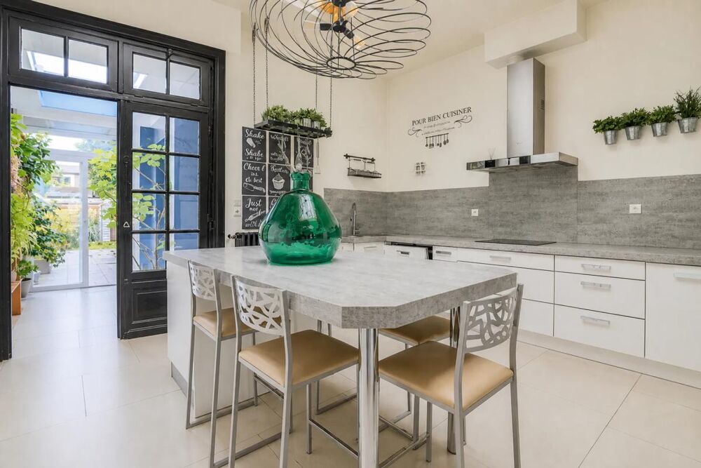 Vente Maison Maison de 8 pièces de 177 m² près de Lille Lille