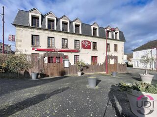  Immeuble à vendre 2 pièces 585 m²