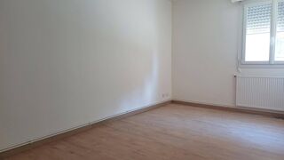  Appartement à louer 2 pièces 42 m²