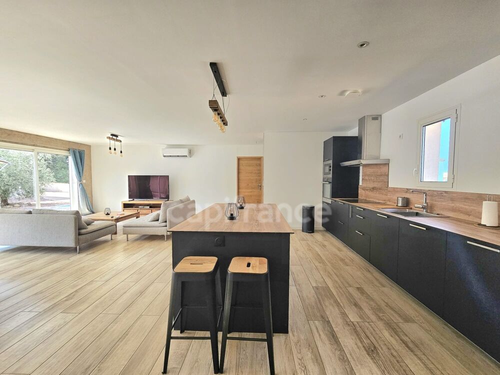 Ensemble immobilier de 368 m2 divisé en 3 habitations, piscine, terrain 1683 m2 à VESCOVATO (Haute Corse)
