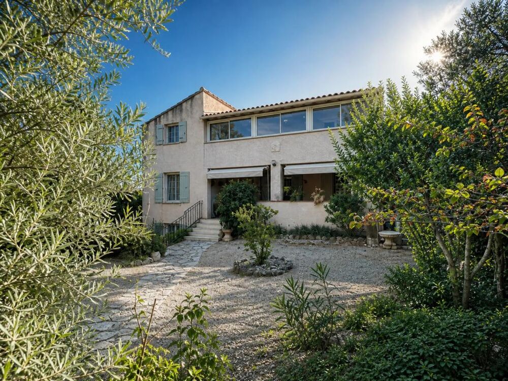 Vente Maison Maison de 9 pièces de 240 m² dans environnement privilégié Orgon