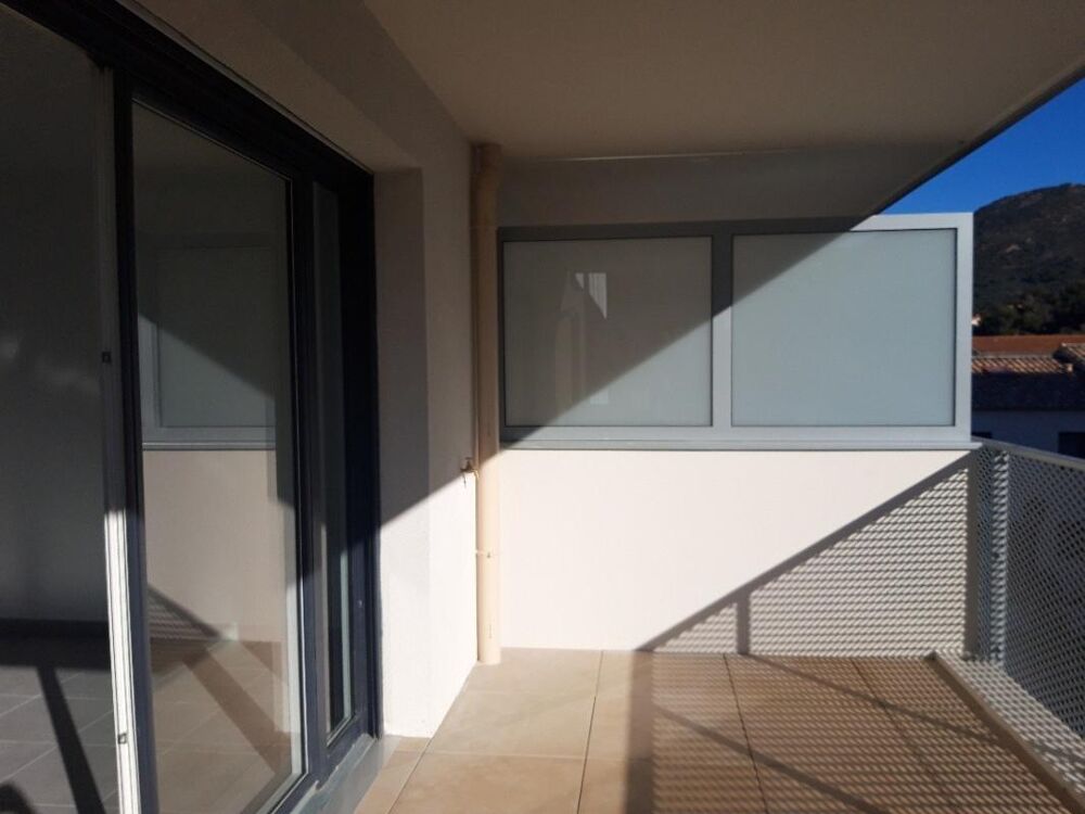T2 avec terrasse et parking au LAVANDOU