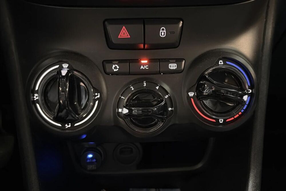 208 Phase 2 5 Portes 1.5 Blue HDi S&S 100 cv Signature 2019 occasion 85190 Venansault