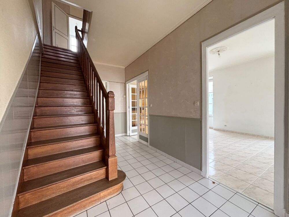 Maison 7 pièces 268 m² · à Janville · 268 m² · 230 000 €
