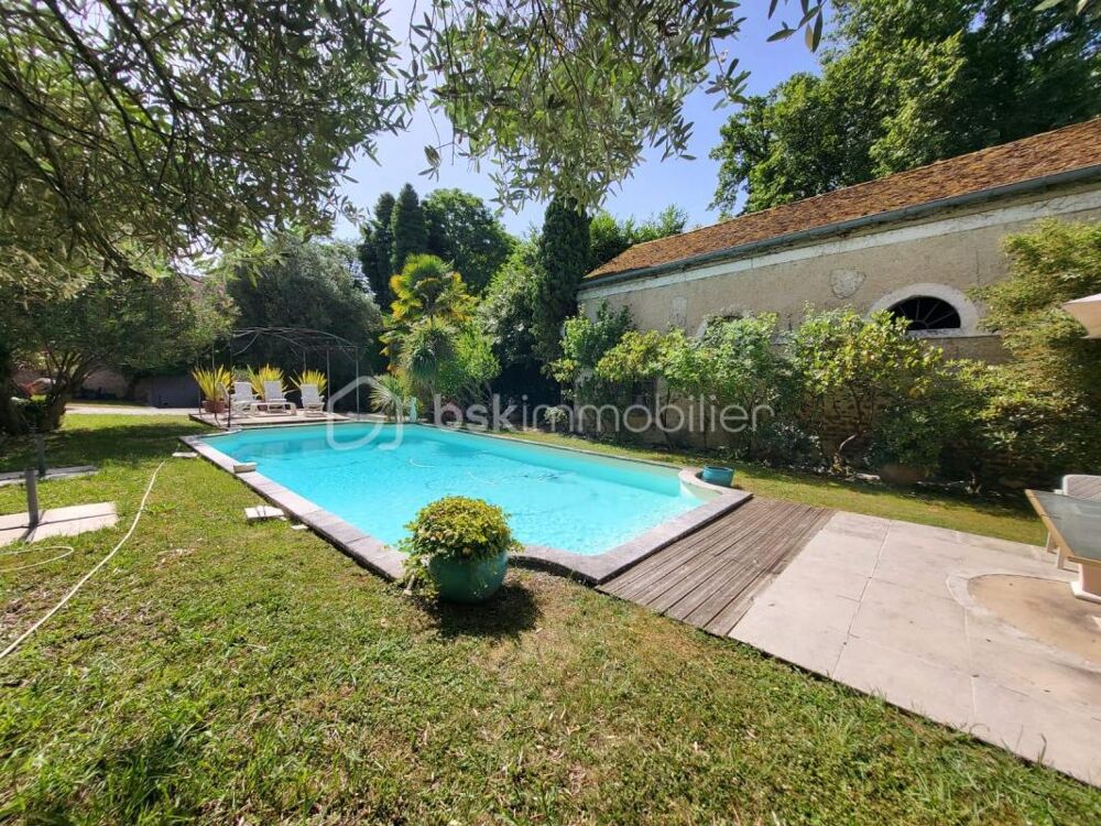 Domaine de charme avec piscine  À 15 min de Pau