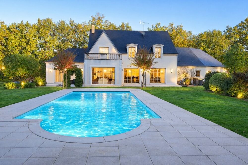 Vente Maison Maison à vendre 9 pièces  avec 5 chambres à LAVAL (53) Laval