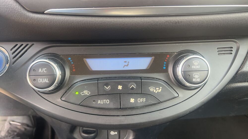 Yaris III 1.5 VVT-i 100 Hybrid E-CVT Dynamic - Automatique 2019 occasion 83510 Lorgues