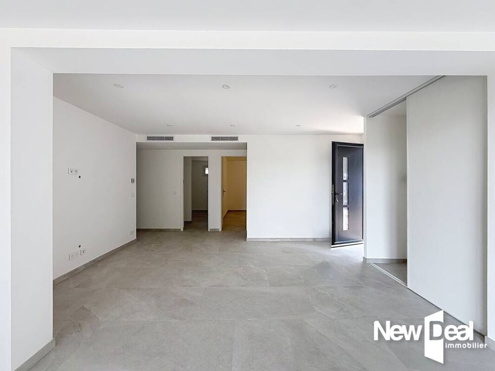 MONTAUROUX _ Appartement rénové de 112 m², 3 chambres et terrain d'environ 800 m²