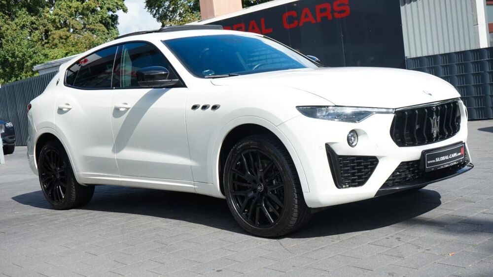 Levante 3.0 V6 Modena S – Nerissimo Paket ACC Toit Panoramique 2022 occasion 33000 Bordeaux
