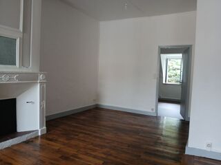  Appartement à louer 3 pièces 75 m²