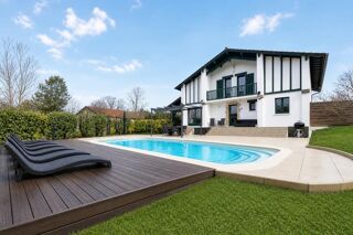  Villa à vendre 7 pièces 226 m²