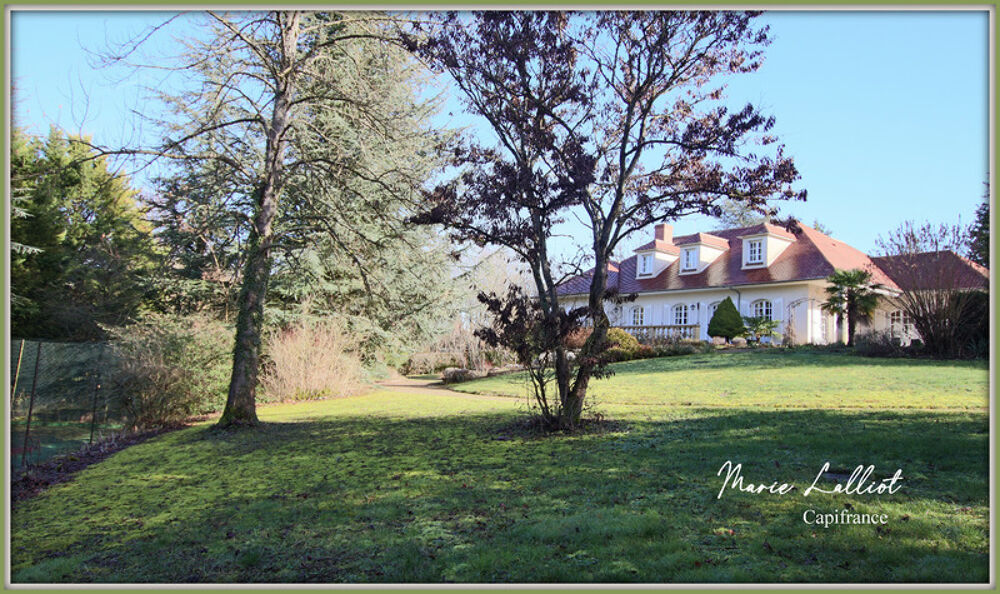 Maison à vendre 12 pièces, Grand séjour, 6 chambres, Terrain de Tennis, Bois, Cours d'eau
