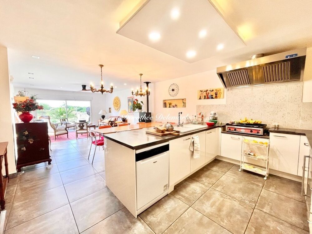 Maison à vendre 8 pièces MIGRE (17) Ensemble immobilier de charme avec gîte indépendant, dépendances et vue campagne  Migré