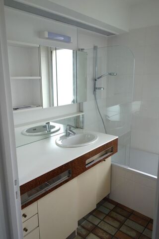  Appartement à louer 3 pièces 70 m²