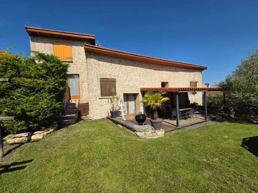 EXCLUSIVITE / Superbe maison avec dépendances, cour, terrasse et jardin / 63160 Chas