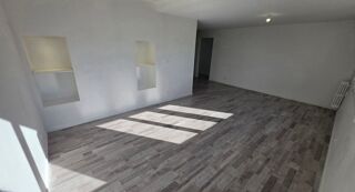  Appartement à louer 3 pièces 69 m²
