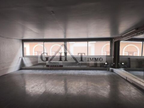   A VENDRE LOCAL COMMERCIAL HYPER CENTRE D'ANTIBES  474 M² 