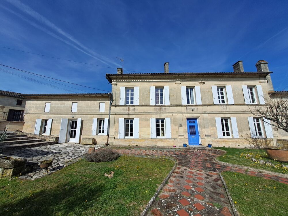 Propriété de caractère avec dépendances et un terrain constructible