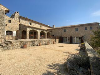  Propriété/château à vendre 15 + pièces 552 m²