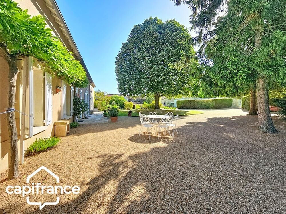 Saint-Martin-de-Sanzay (79)  Maison en pierre rénovée 203 m²  vie de plain-pied  studio indépendant  dépendances  terrain 4