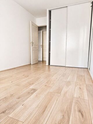  Appartement à louer 3 pièces 60 m²