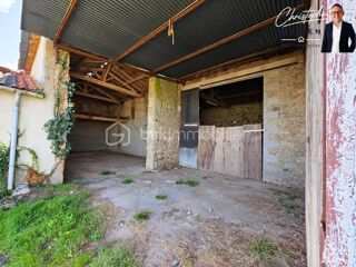 Vente Remise/Grange LES LANDES-GENUSSON – ENSEMBLE AGRICOLE À VENDRE – ENVIRON 805 M² DE BÂTIMENTS EN PIERRE, HANGARS ET DÉPENDANCES – TERRAIN DE 11 Les landes genusson