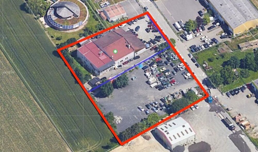   Opportunité rare : emplacement parfait pour activité de parking/ navette aéroport 