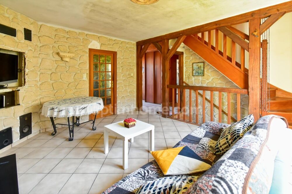Maison traditionnelle A RENOVER, 4 chambres, sous sol total