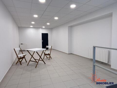   Opportunité ! CHALONS-EN-CHAMPAGNE - Local Commercial en hyper 