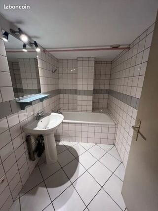  Appartement à louer 3 pièces 47 m²