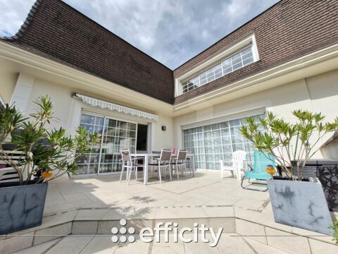   Maison Maison - 6 pièce(s) - 242 m²