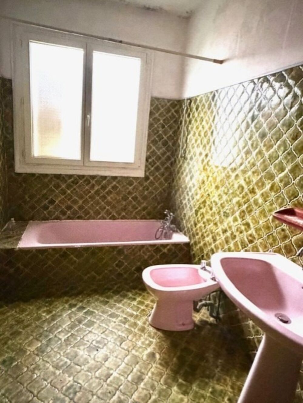 Vente Maison MIRANDE(32): MAISON TRADITIONNELLE 1975, 4 chambres, AU CALME, piscine couverte, 3000m2 terrain, impasse trois maisons Mirande
