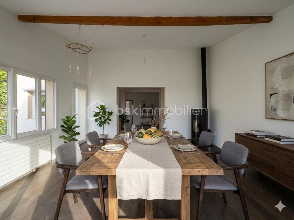 Maison Familiale dException de 210 m² : Volume, Lumière et Jardin Préservé aux Portes de Paris
