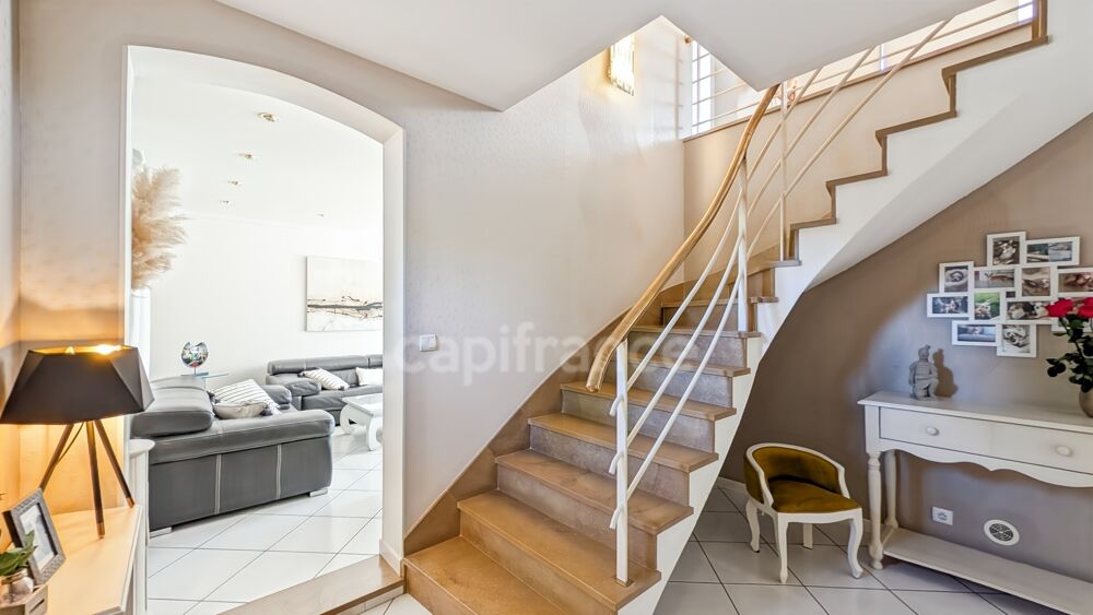Vente Maison À 5 minutes de Chalon-sur-Saône (71) Superbe Villa de 200 m² double garage et dépendance Parc de 1 800 m² Piscine & Pool House ! Chalon sur saone
